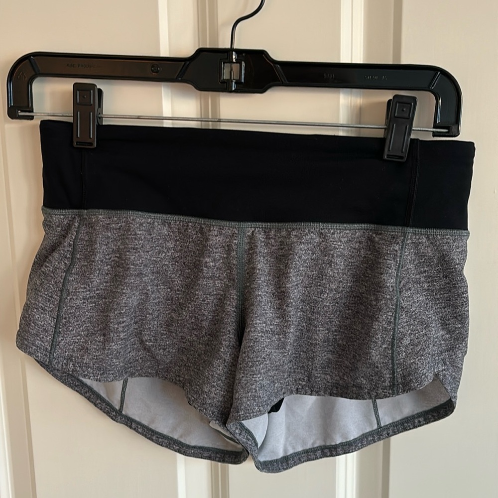 Lululemon Speed Up Short 2.5 sz 2 
Gray/ Heather Lux Multi Black good condition